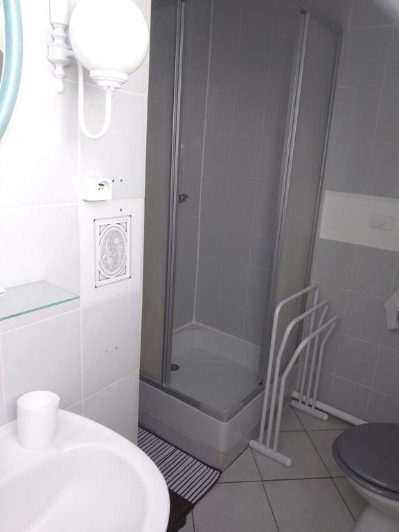 Gite Les Hautes Mougonnieres Neuil Exterior photo
